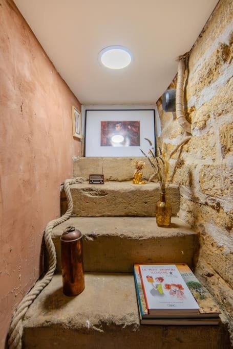 La Suite Eximia Avec Patio - Parking Souterrain Inclus - Centre Historique Montpellier Exteriör bild