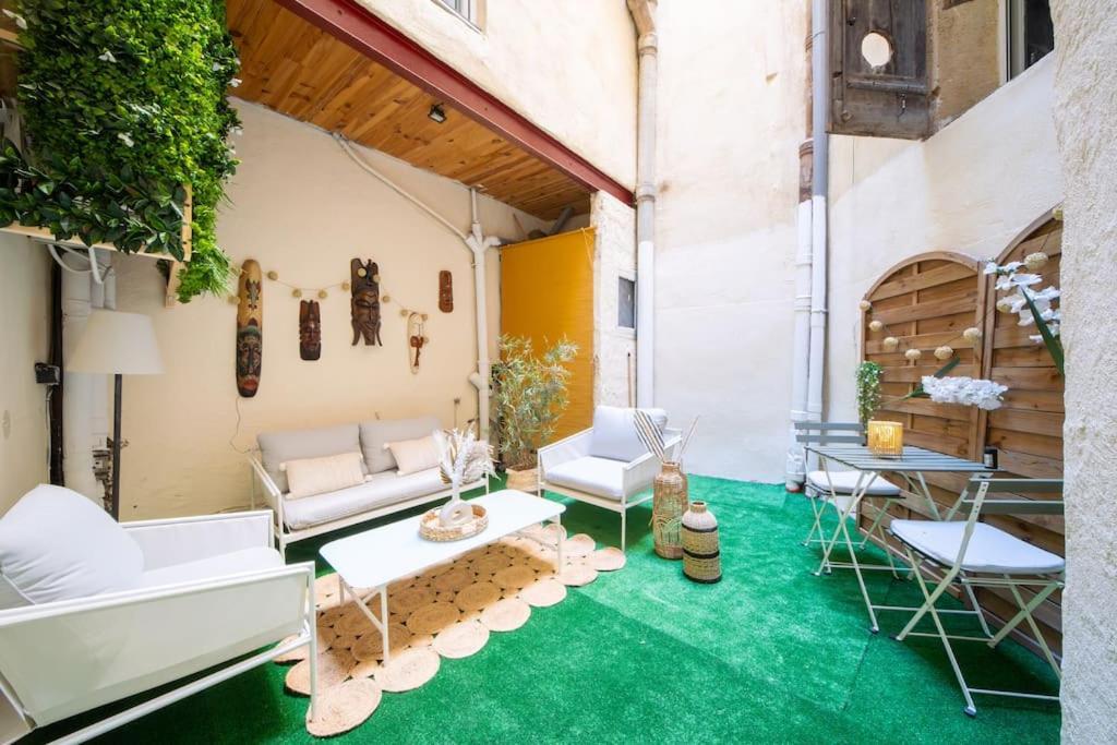 La Suite Eximia Avec Patio - Parking Souterrain Inclus - Centre Historique Montpellier Exteriör bild